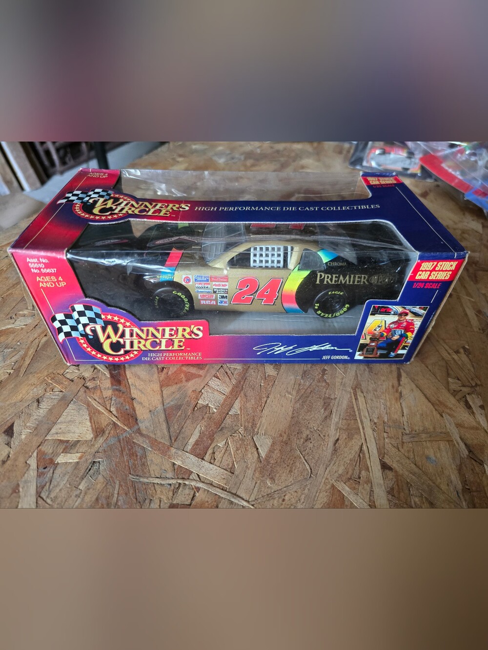 Winner's Circle 1:24 NASCAR Jeff Gordon 1997 Chevy #24 DuPont Premier Unopened